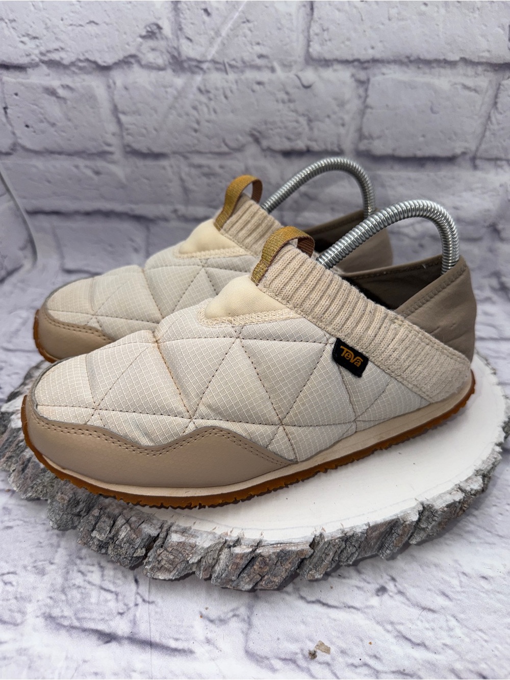 Teva ReEmber Slip-On Puffy Quilted Moc Shoes Women's Size 8 Tan